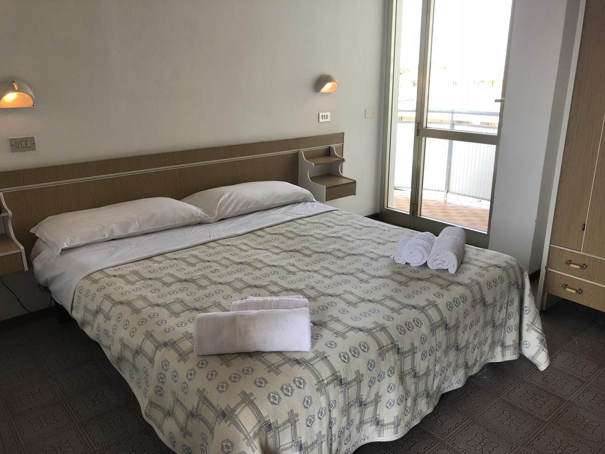 Hotel Alexander San Mauro Mare Экстерьер фото