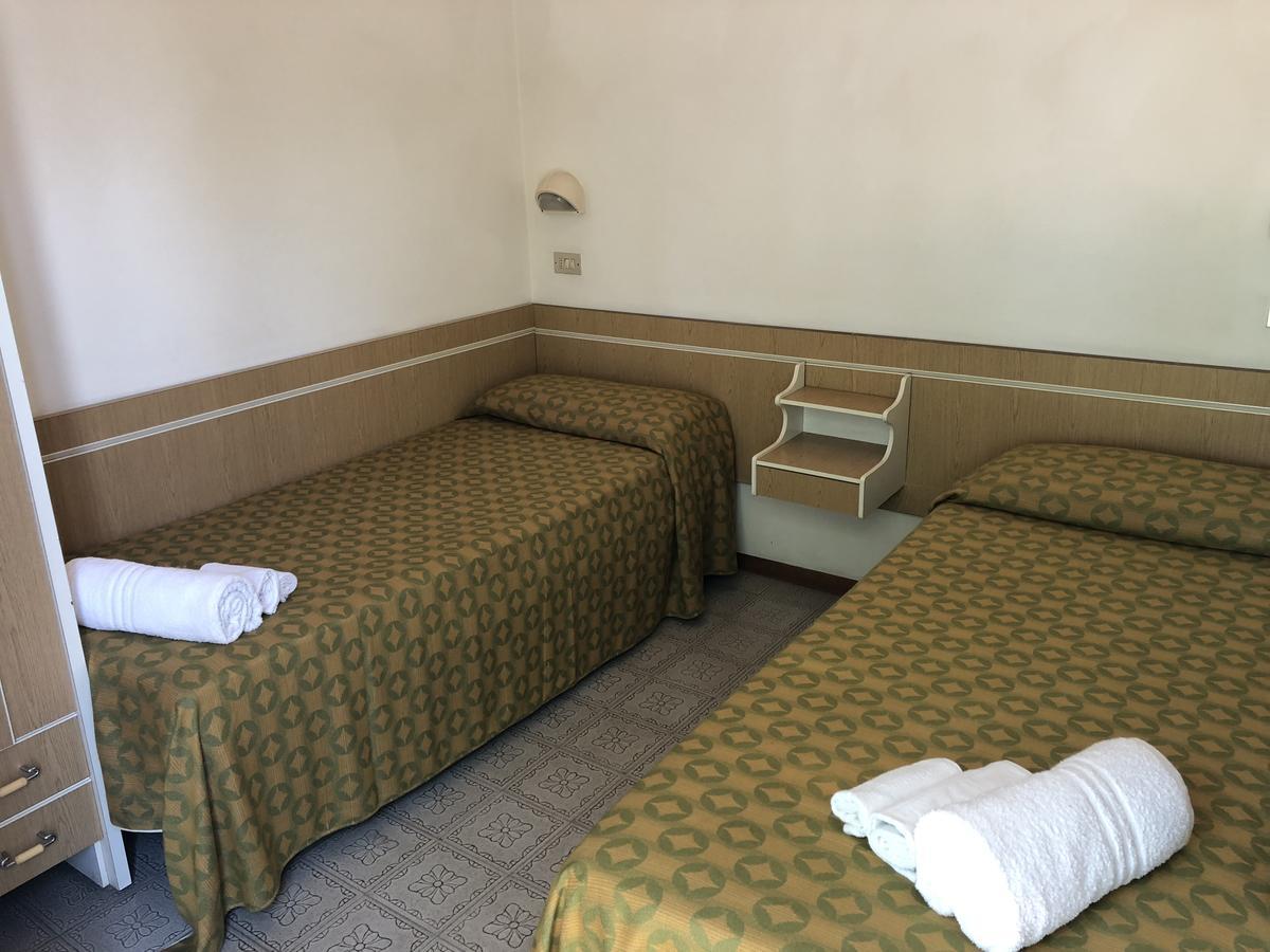 Hotel Alexander San Mauro Mare Экстерьер фото